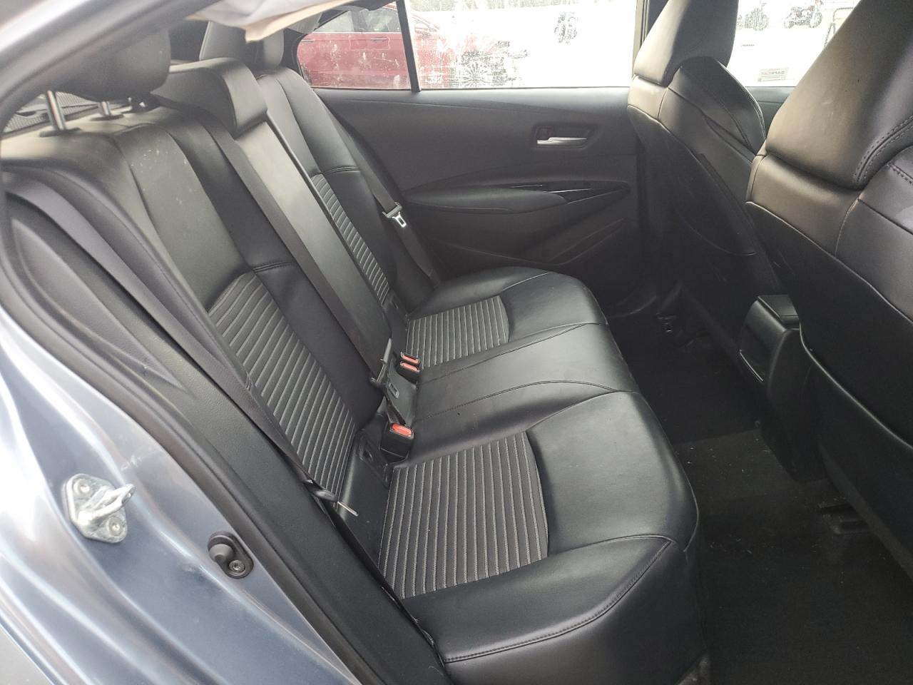 Toyota Corolla Xse Image 8