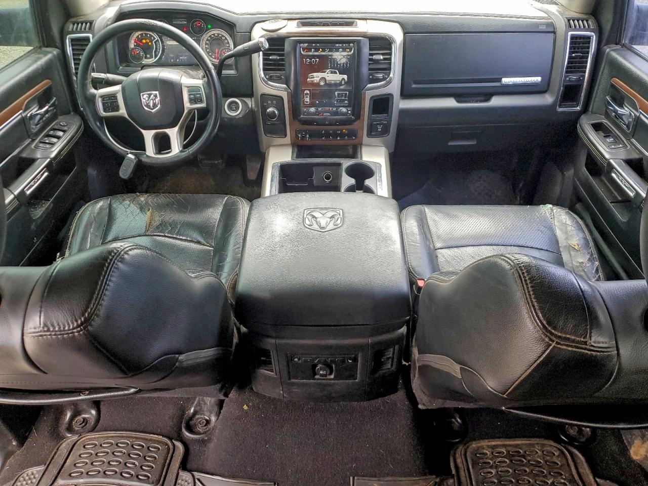 Ram 3500 Laramie Image 4