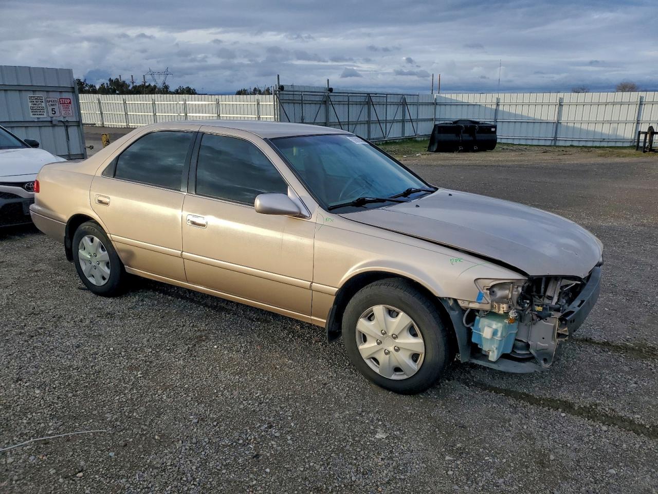 Toyota Camry Ce Image 2