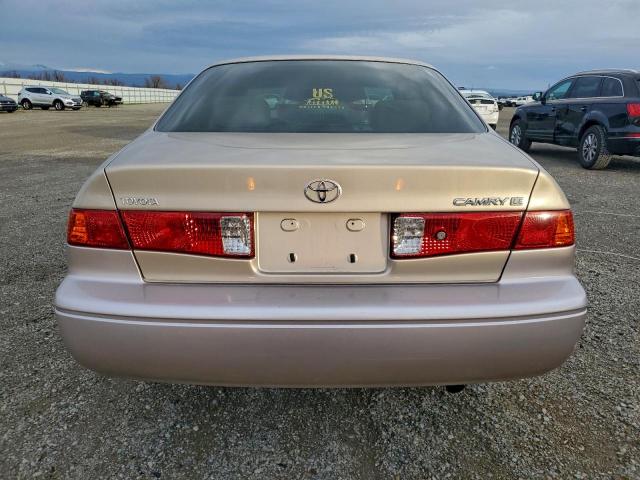 Toyota Camry Ce Image 6