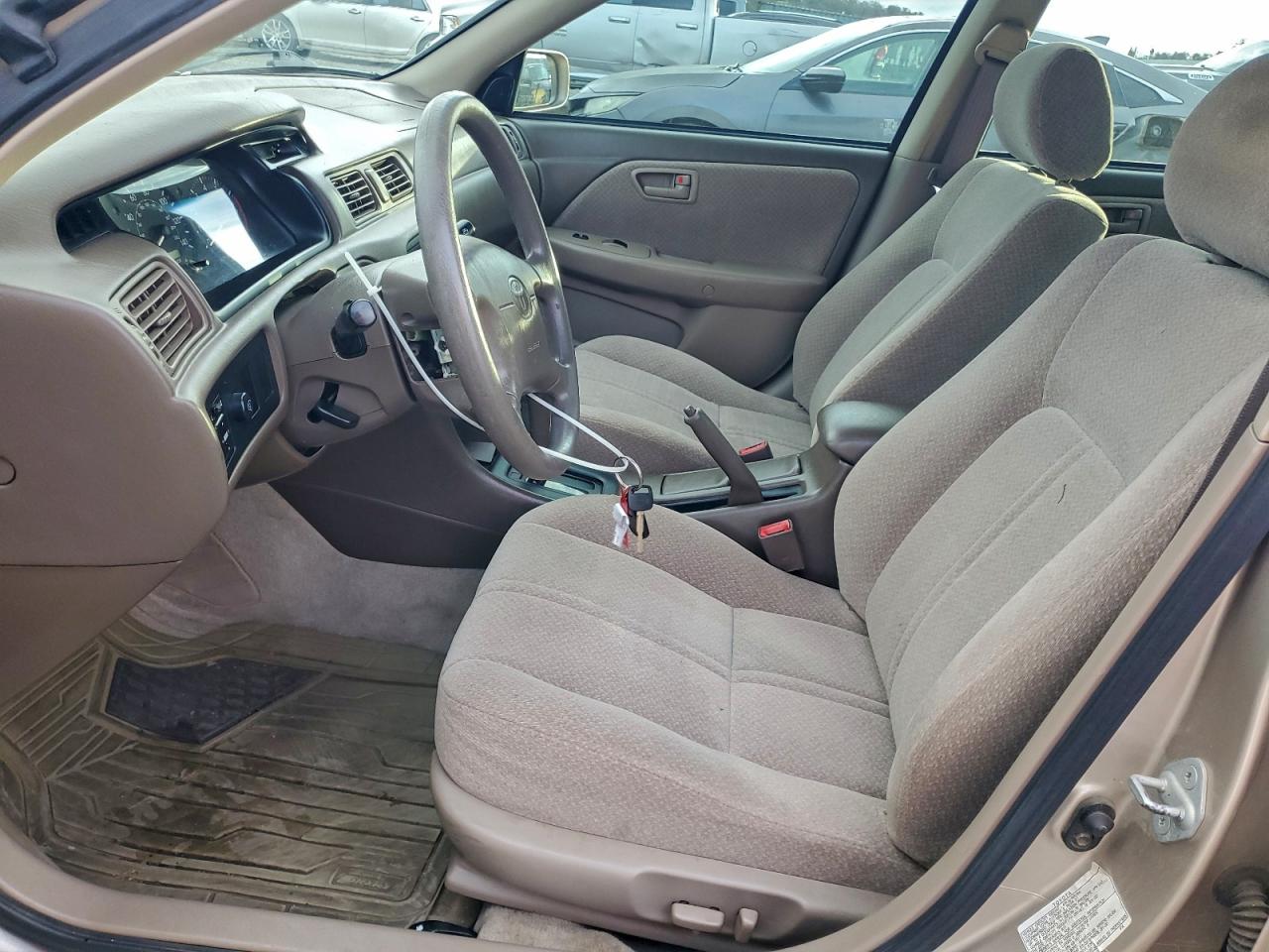 Toyota Camry Ce Image 8