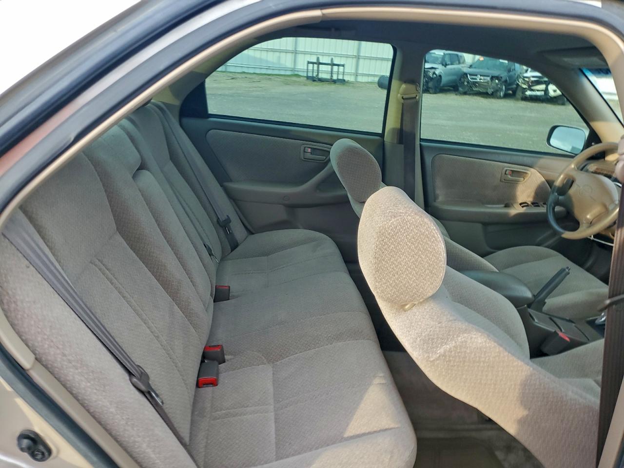 Toyota Camry Ce Image 7