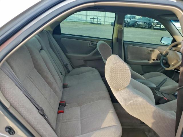 Toyota Camry Ce Image 7